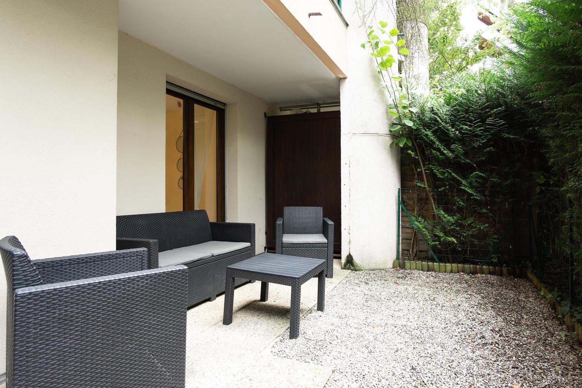 Joli Studio Avec Jardin Apartment Анси Екстериор снимка